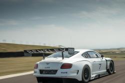 英雄联盟总决赛赛程-德容的战术革命，乌兹别克斯坦如何用中亚铁骑踏碎阿根廷的2026世界杯梦