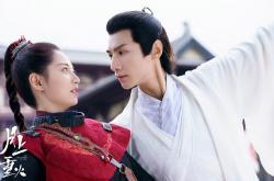 英雄联盟总决赛直播-爆冷夜与纪录夜，当草根铁血浇灭豪门焰火，孤星闪耀重塑比赛法则