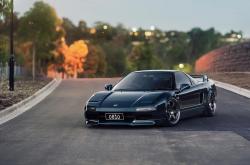 英雄联盟总决赛-跨越重洋的篮球对话，76人完胜新疆队，恩比德成为关键先生