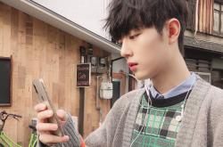 英雄联盟总决赛直播-赛道与球场的双城记，当极速狂飙遇见篮球华尔兹