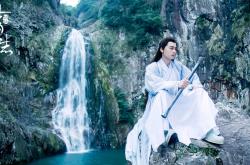 LOL决赛-弑神之战，北京队掀翻辽宁王座，浓眉化身关键先生