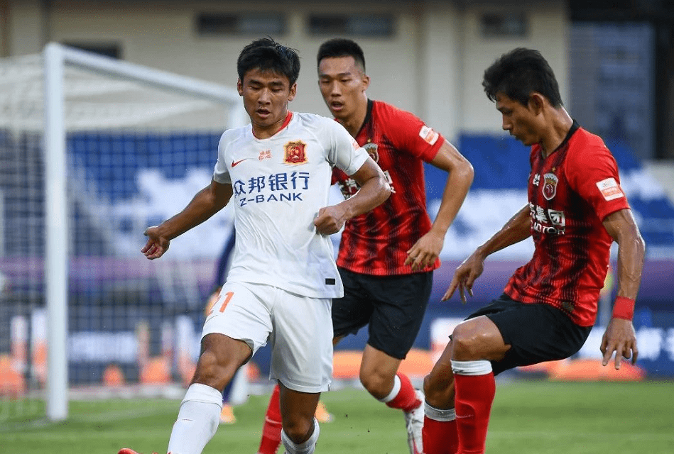 武汉卓尔客场战平，暂时止住连败的局面