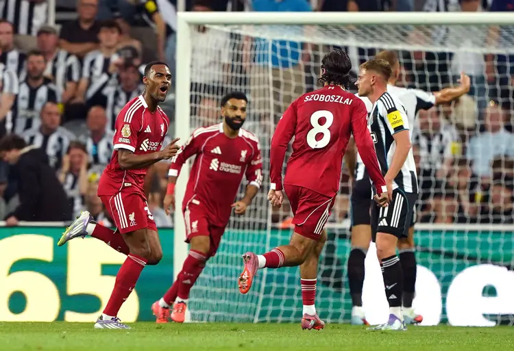 利物浦门将表现神勇，连续多场零封对手