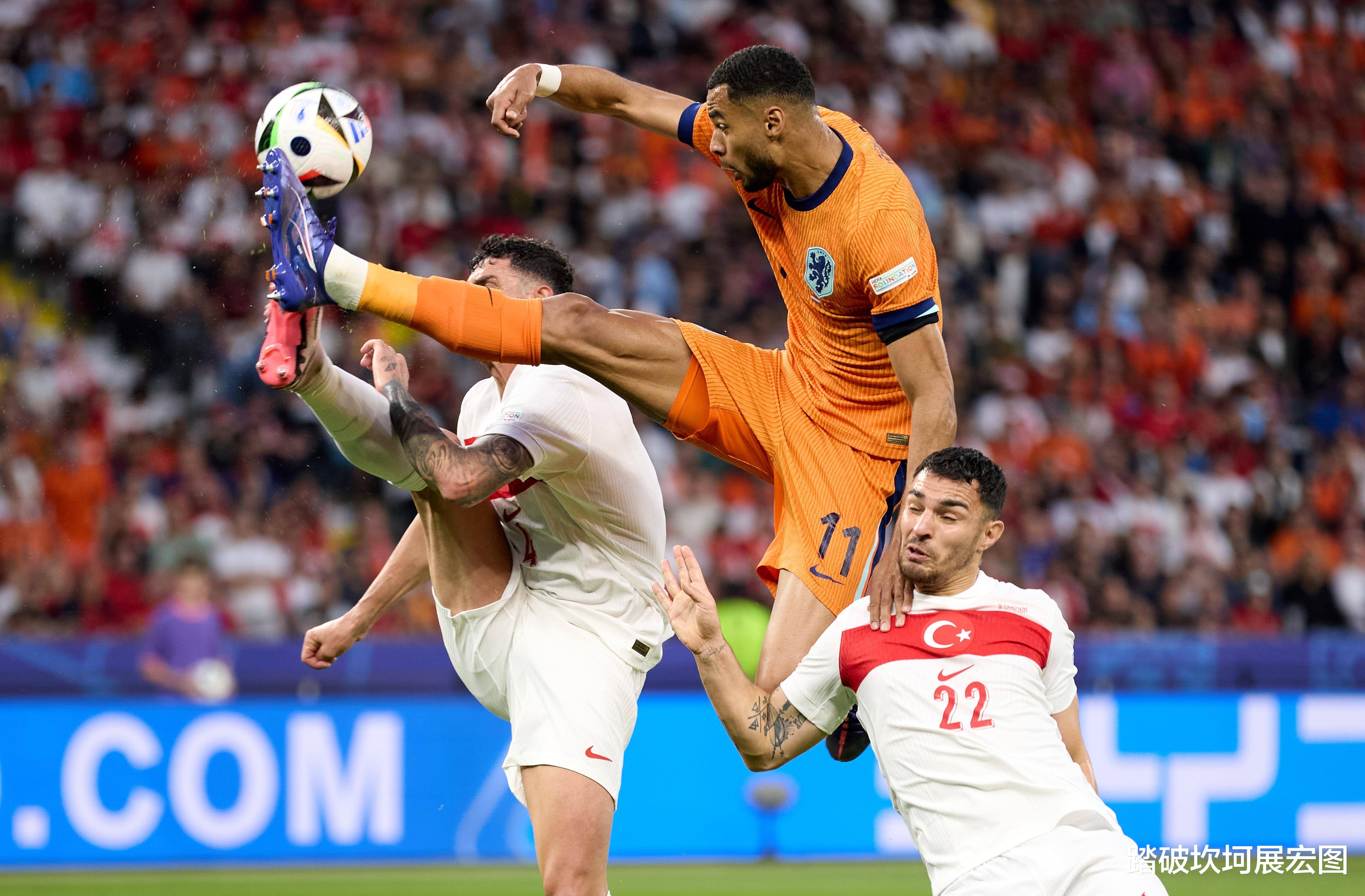 关于荷兰国家队欣喜迎来胜利，士气高涨，备战下一场比赛的信息