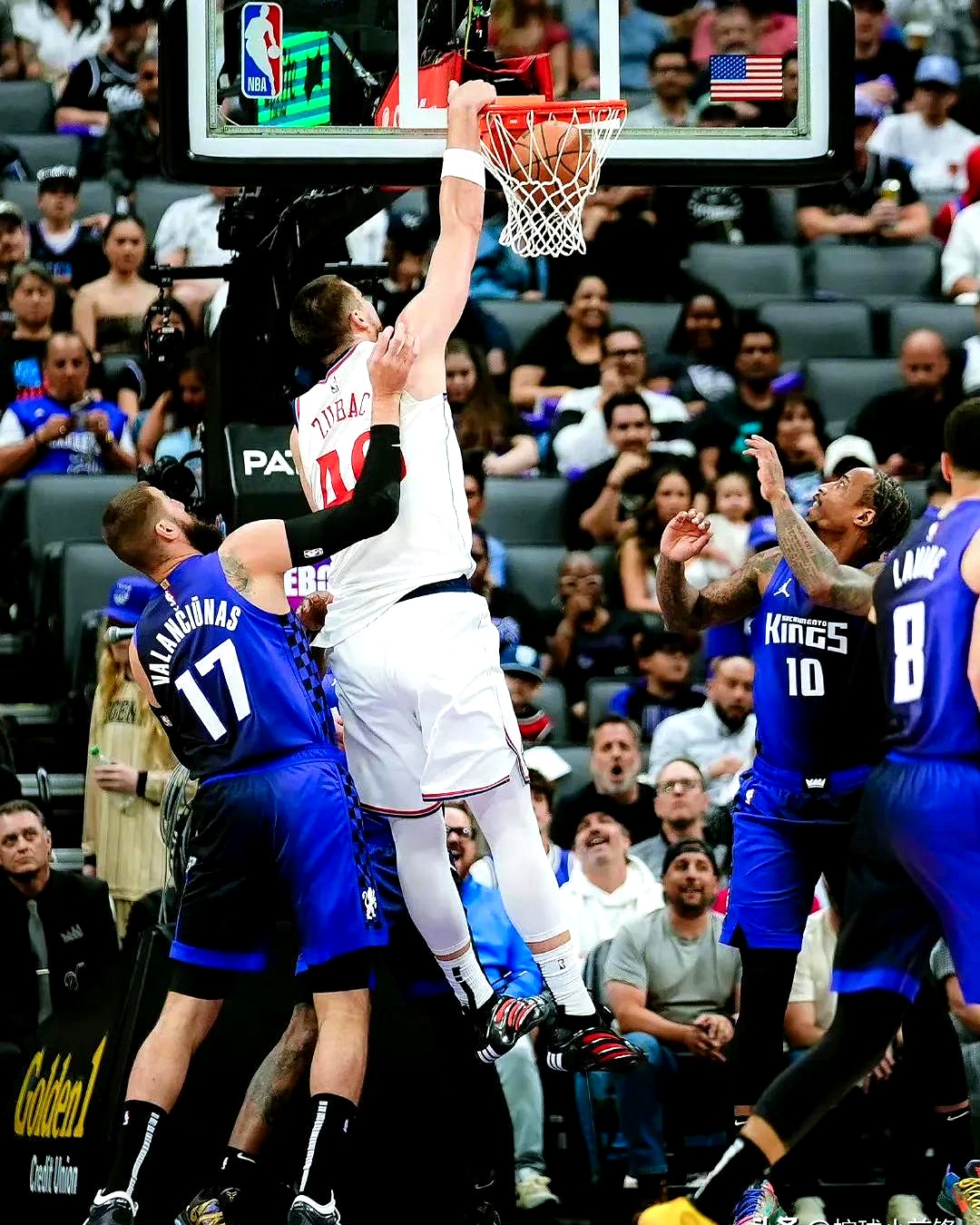 快船队击败对手，球迷赞扬不断