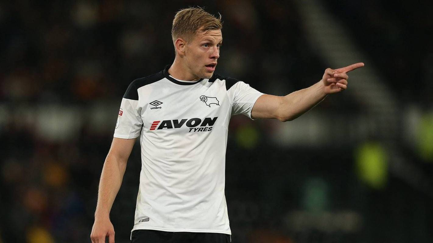 利兹联主教练点赞球员努力，全队精神饱满的简单介绍