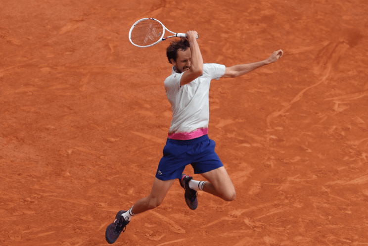 法网完胜年终总决赛,梅德韦杰夫高光表现 法网完胜年终总决赛,梅德韦杰夫高光表现