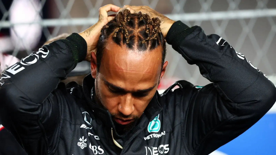 梅赛德斯轻取红牛二队，汉密尔顿状态火热