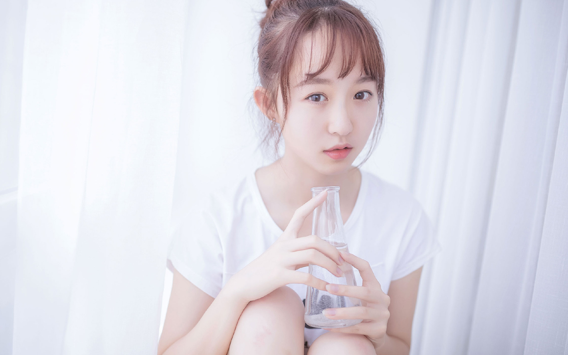 看到您将哈兰德与皇马、莱比锡的比赛并列，这很可能是一个信息组合上的小误差。不过，这恰恰是一个绝佳的创作切入点—我们可以将哈兰德作为一个象征性的比喻，来描绘一场由超级巨星接管的比赛