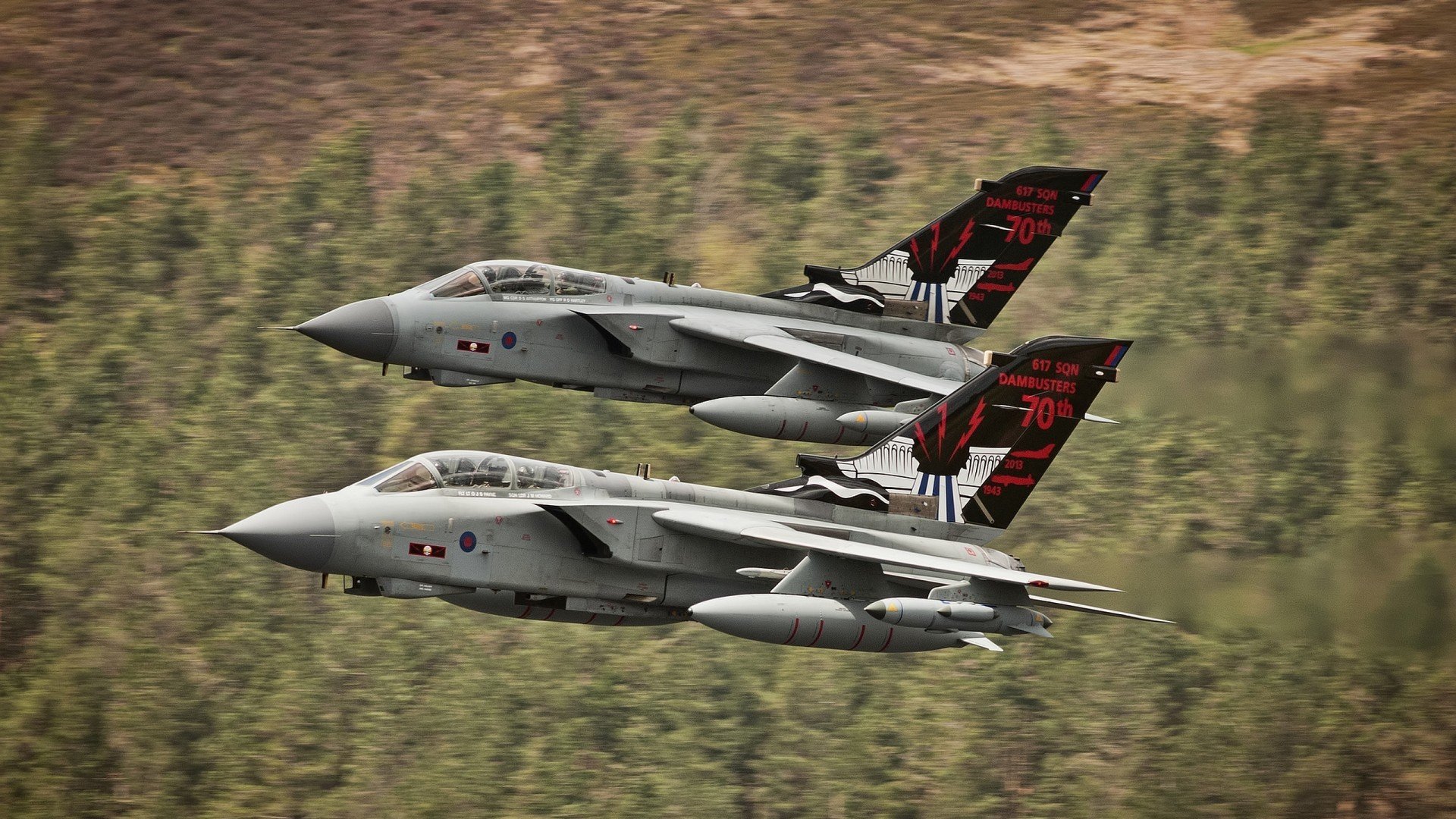 沙漠与星月之战，苏亚雷斯一脚踢碎百年足球文化壁垒