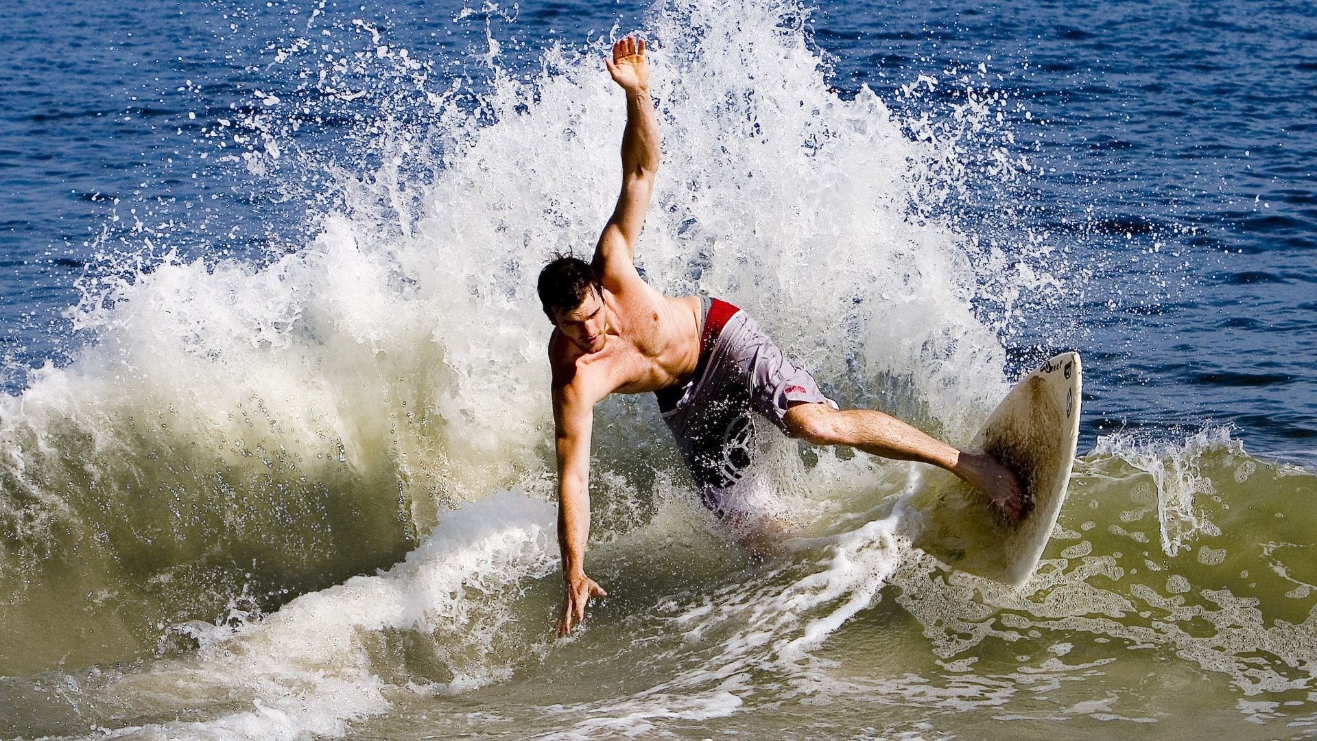 边缘人的舞台，当迪马利亚用决赛戴帽嘲讽世界，秘鲁用狂胜撕碎强队剧本