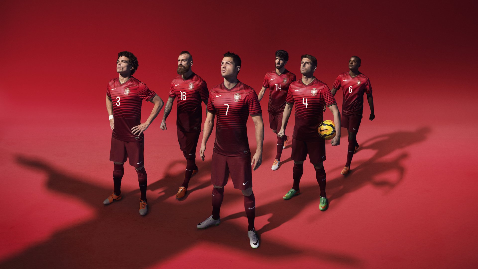 世界杯破壁之战,三笘薰一己之力撕裂防线,波兰铁血决胜挪威风暴