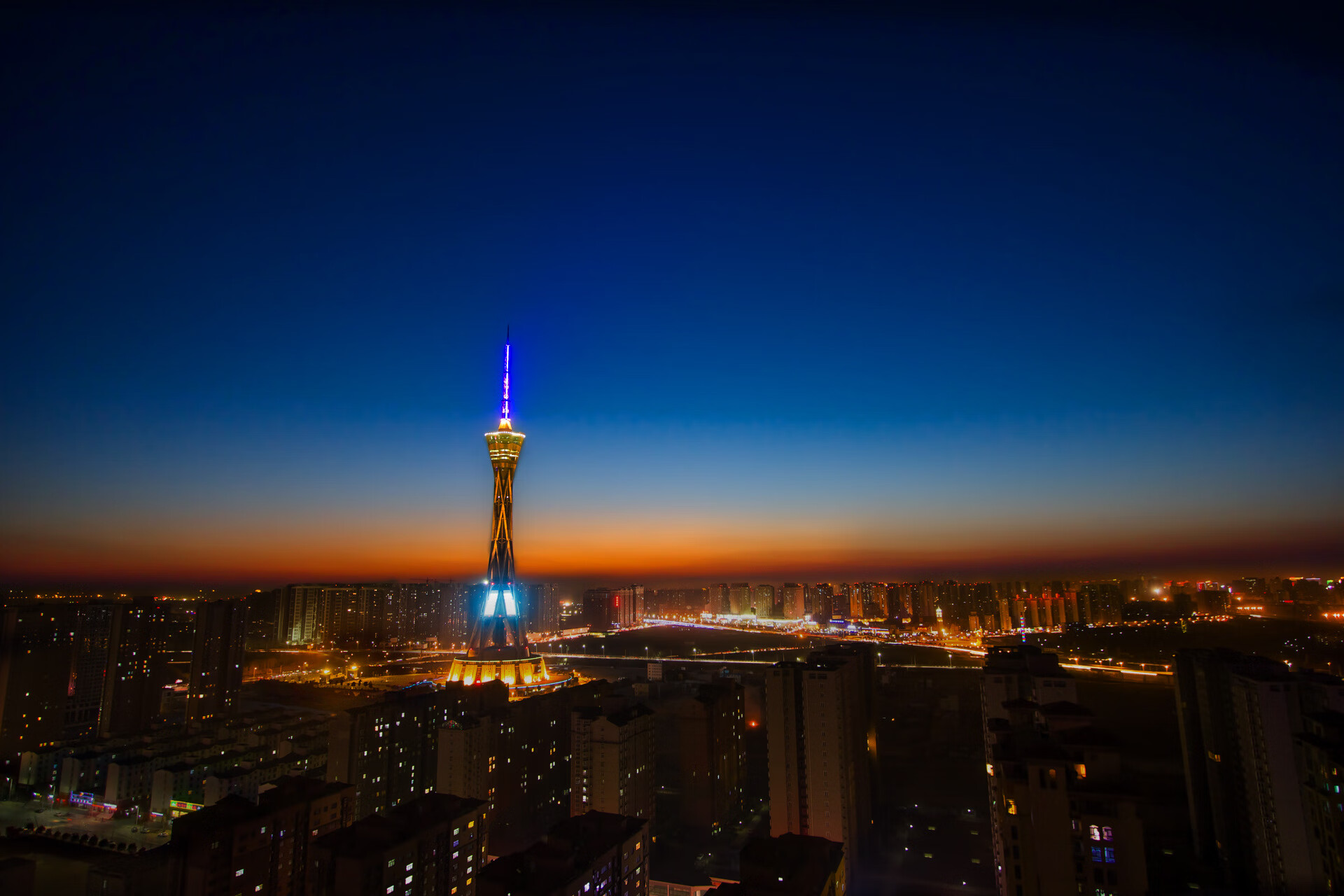 西决惊现跨界决胜时刻，牙买加短跑奇兵力克威尔士足球悍将